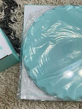 New Susie Cakes Aqua Serving Cake Petal stool Stand